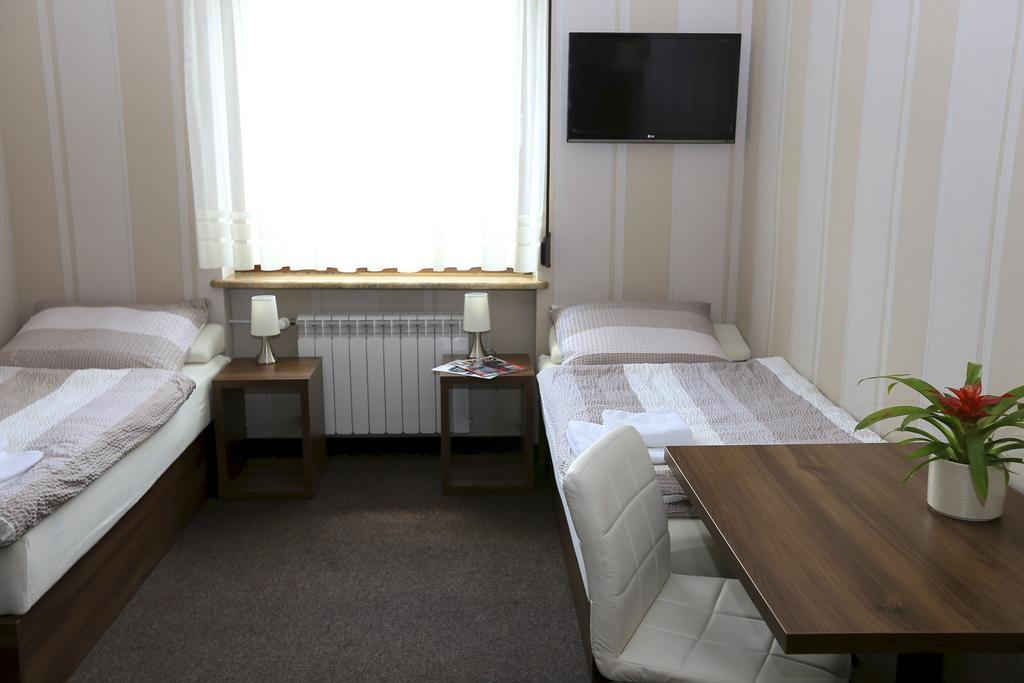10 Bed And Breakfast 포즈난 객실 사진